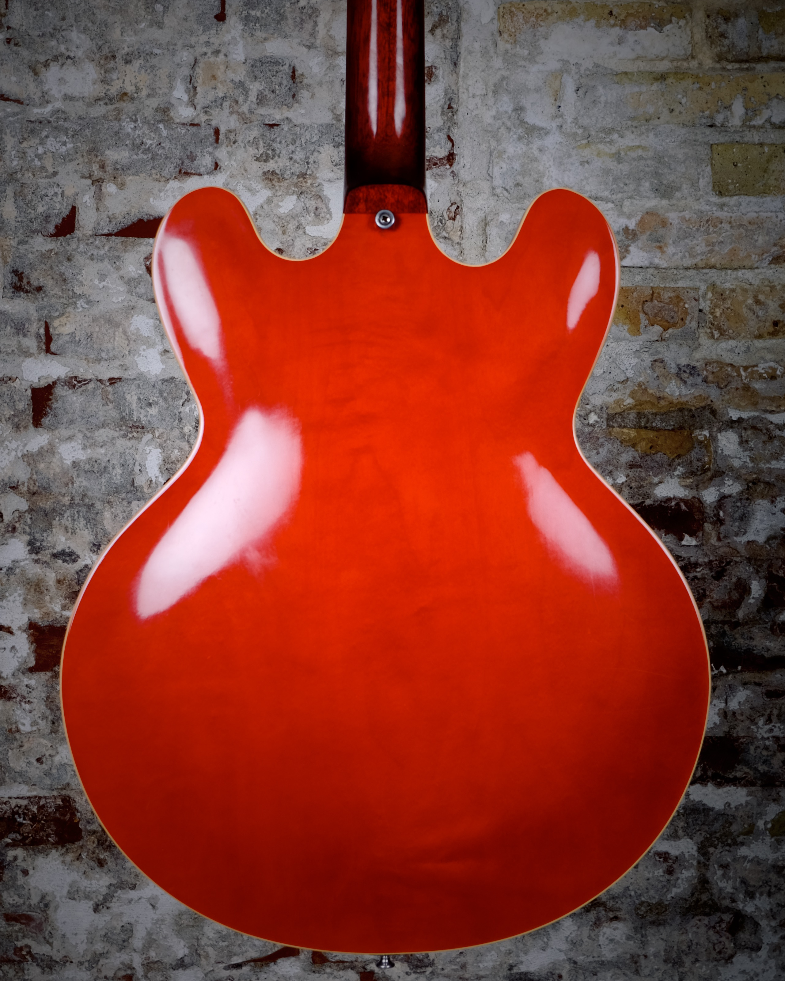 kroppen på brugt gibson es-330 vist bagfra
