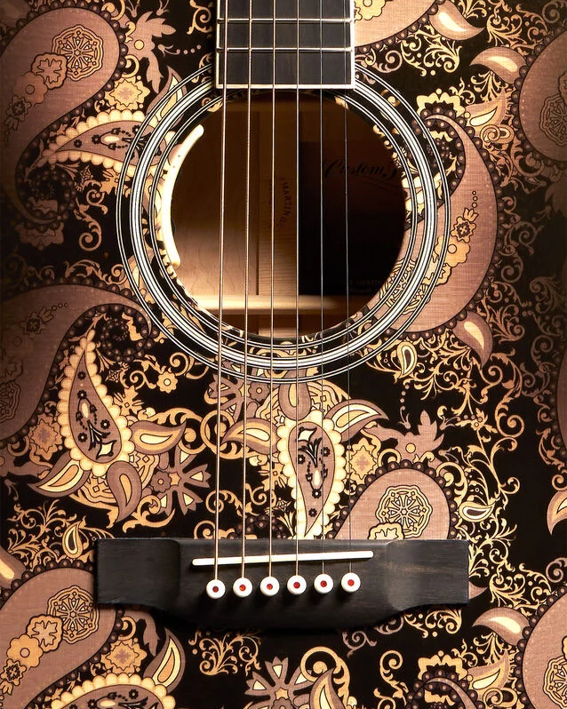 C.F. Martin Custom Shop M Paisley Ember Burst - Billede 3